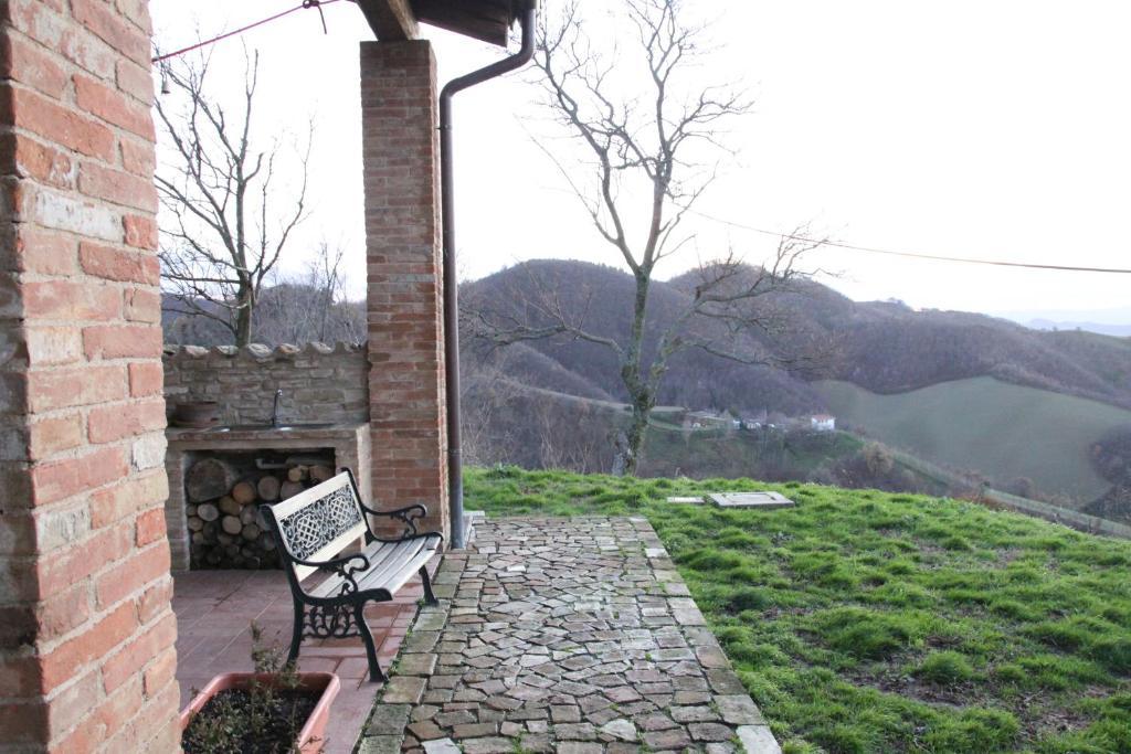 Girfalco Country House Bed and Breakfast Urbino Eksteriør billede