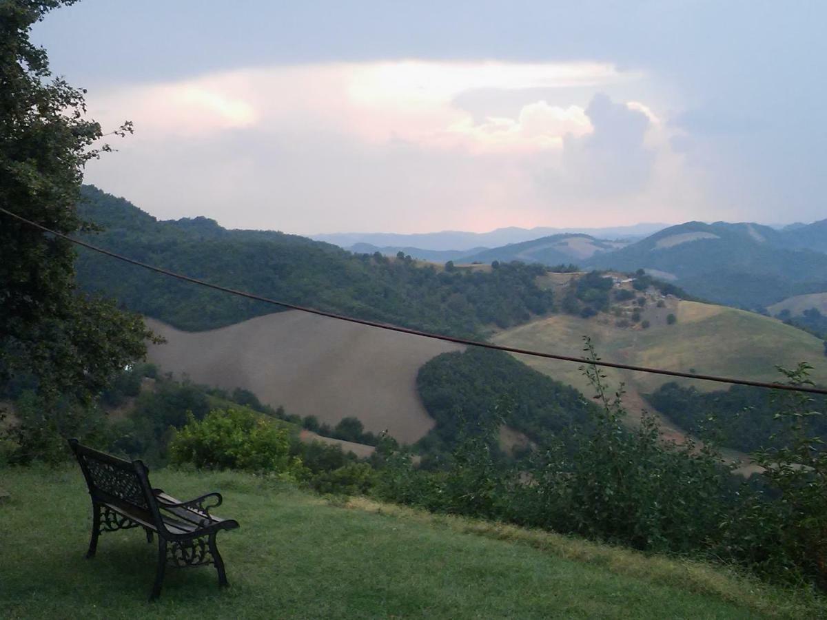 Girfalco Country House Bed and Breakfast Urbino Eksteriør billede
