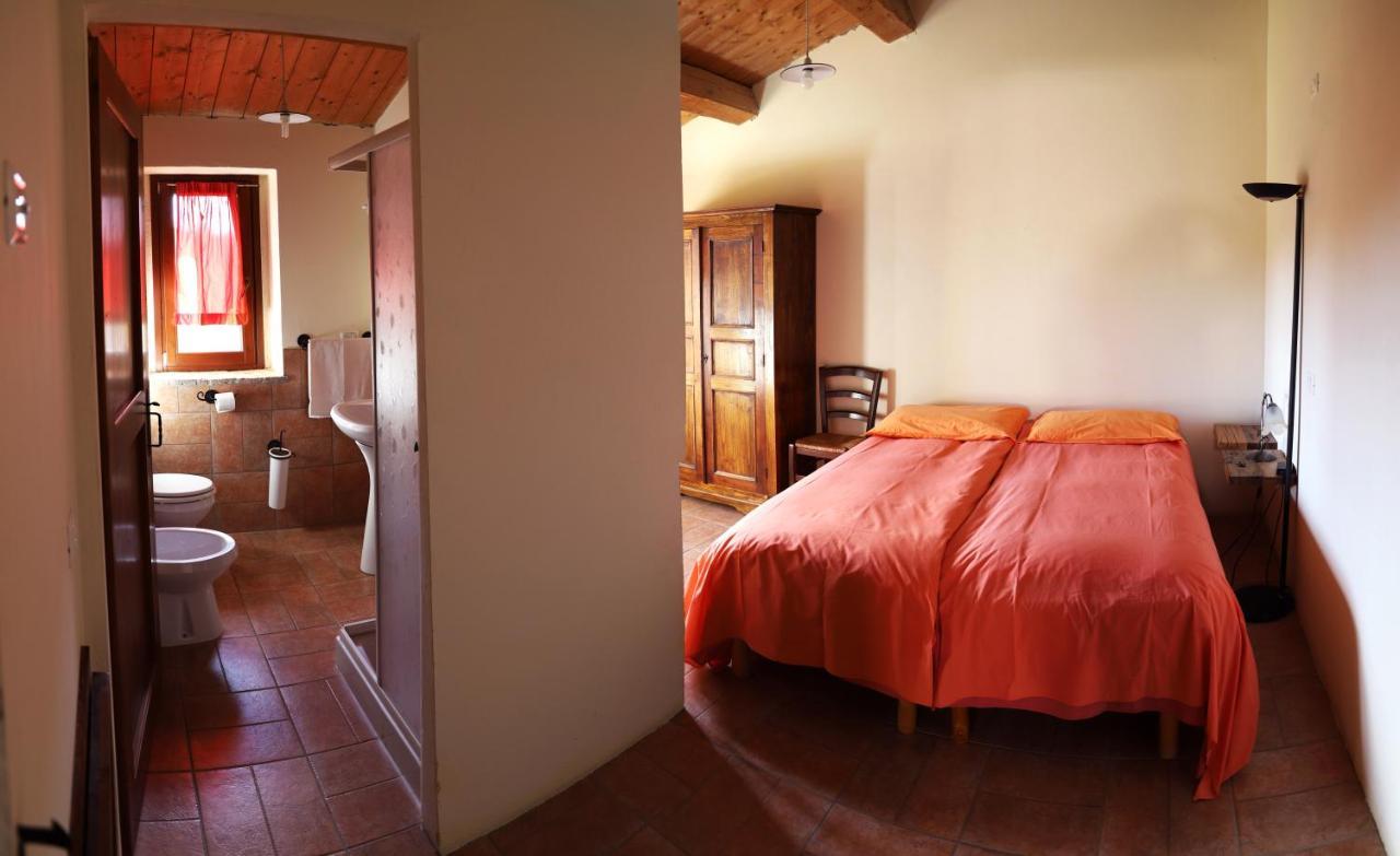Girfalco Country House Bed and Breakfast Urbino Eksteriør billede